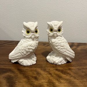 Pair of white alabaster owls made in Italy r